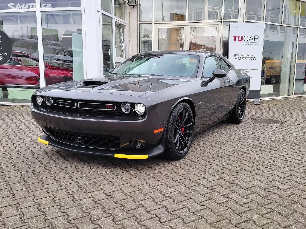 Dodge Challenger R/T 5,7 V8 HEMI 8AT Image 2