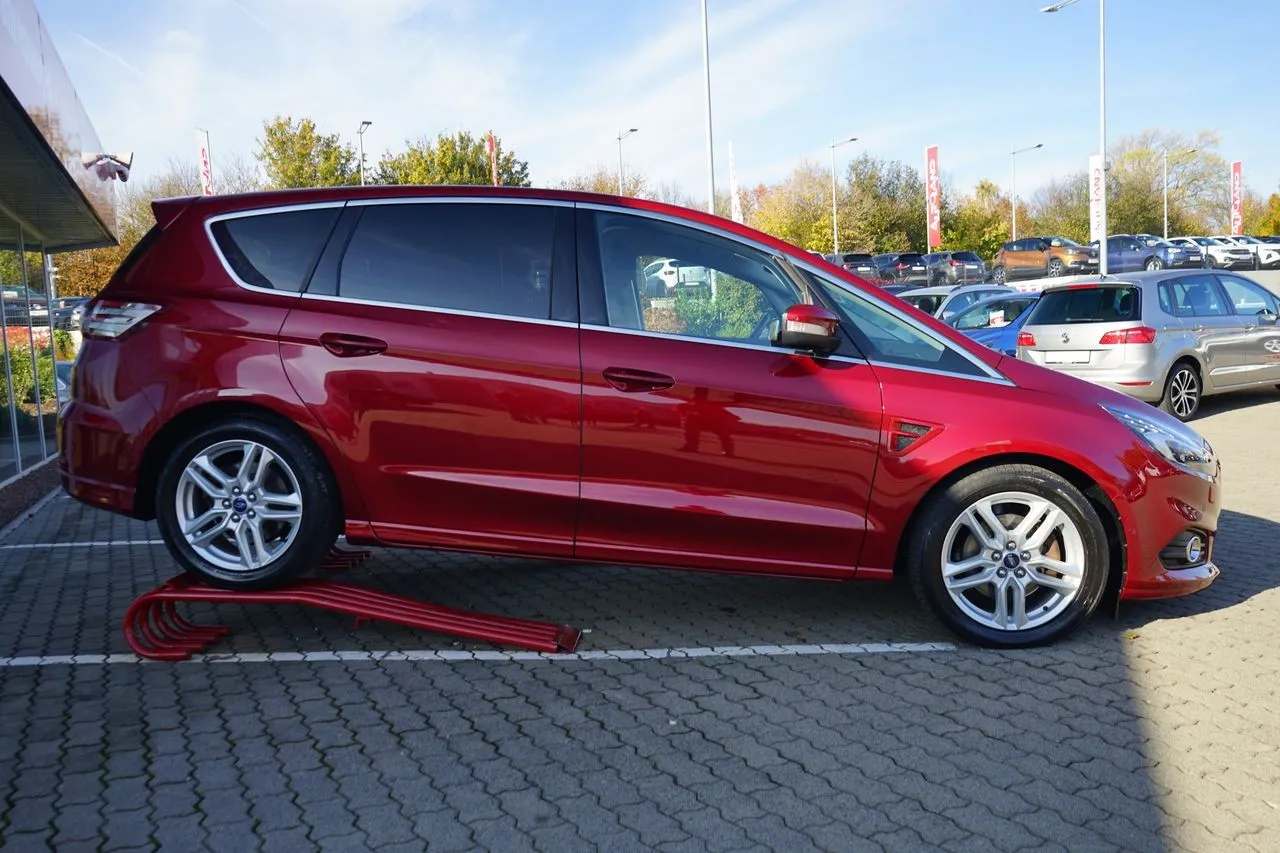 Ford S-Max 2.0 TDCi Titanium...  Image 3